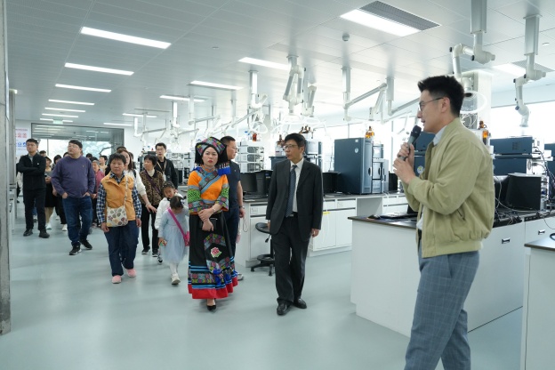 174410477610689595CD.jpg 2.3.JPG