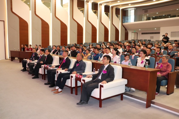 1744104787516424C0A4.jpg 3.JPG